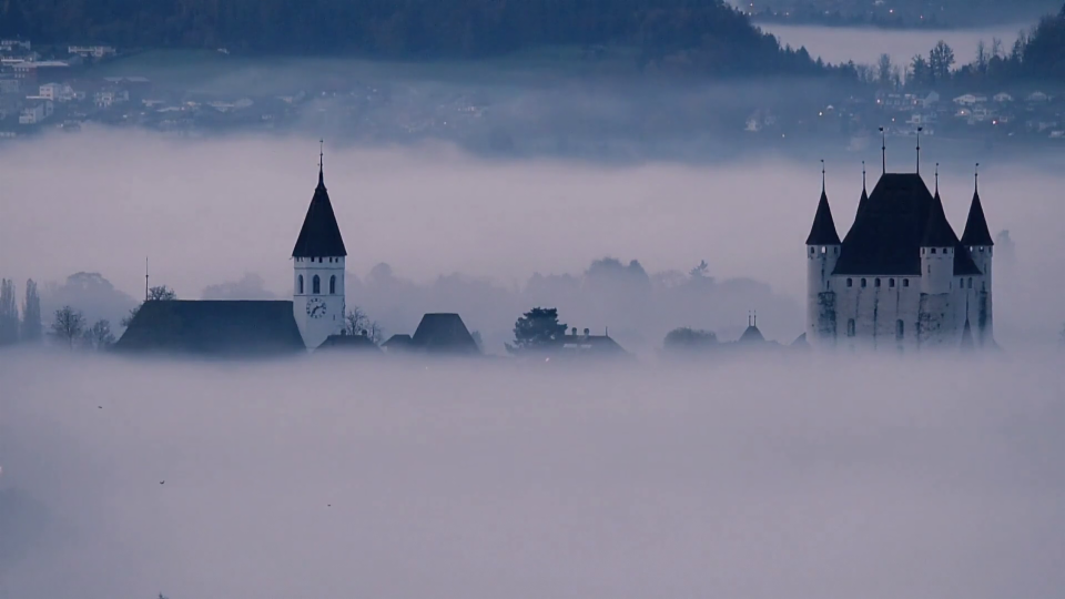 Nebelschwaden in Thun/BE, 12. Nov. Lukas Wyss