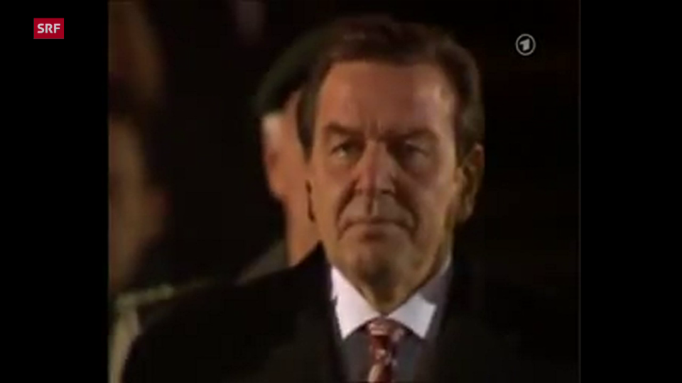 Gerhard Schröder lässt sich von Sinatras «My Way» verabschieden