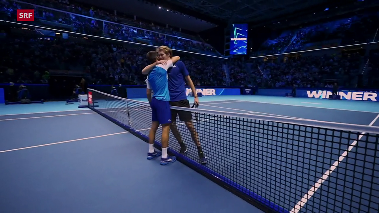 ATP Finals in Turin - Zverev schlägt Djokovic und fordert im Final Medwedew - Sport