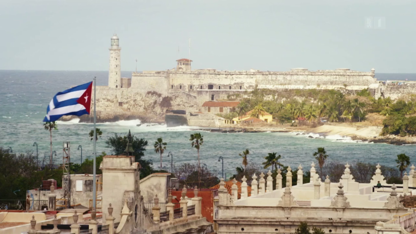 Kuba im Aufbruch. Die "karibische DDR" ist schon lange ein Geheimtipp für Urlauber. | Bildquelle: https://www.srf.ch/play/tv/dok/video/auf-zu-neuen-ufern---viva-kuba?id=c2570b58-2ad2-4f04-b8d8-4f7deccc24af © SRF | Bilder sind in der Regel urheberrechtlich geschützt