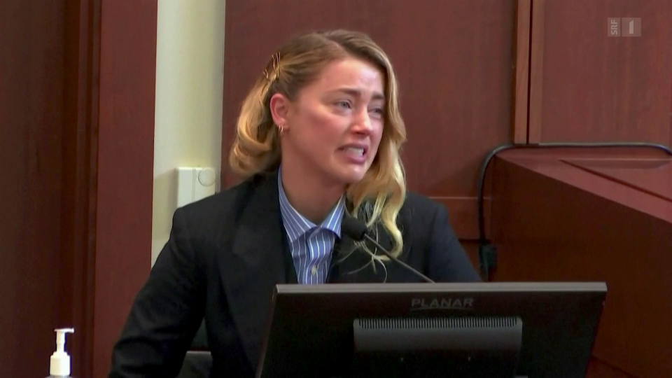 Archiv: Amber Heard im Zeugenstand