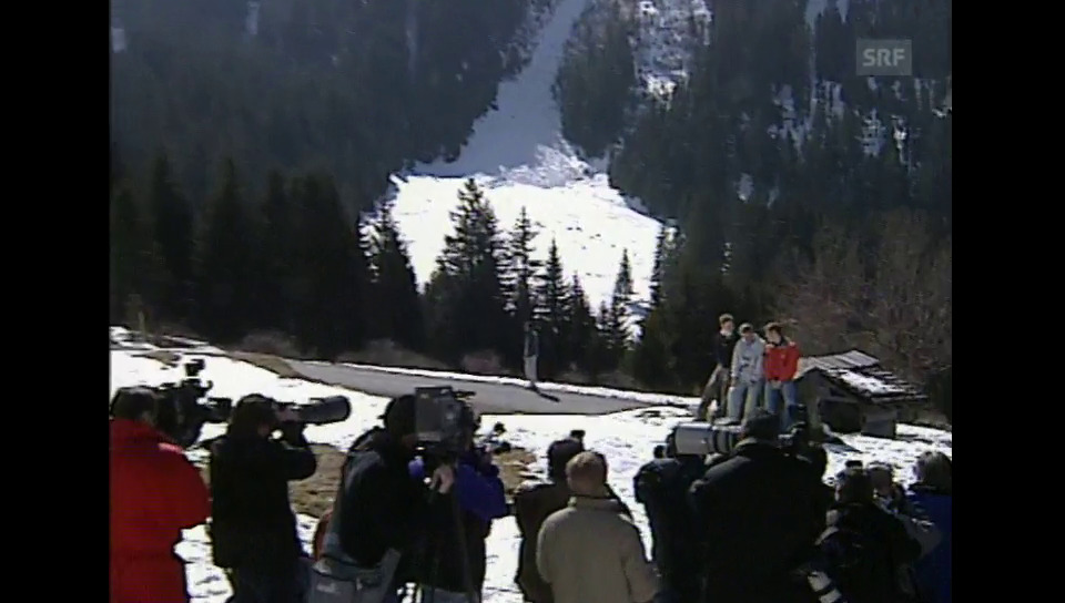 Mars 2002: Prinzi Charles fa vacanzas a Claustra