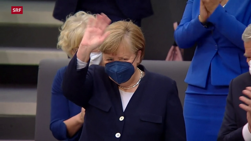 Langer Beifall für die scheidende Kanzlerin Merkel