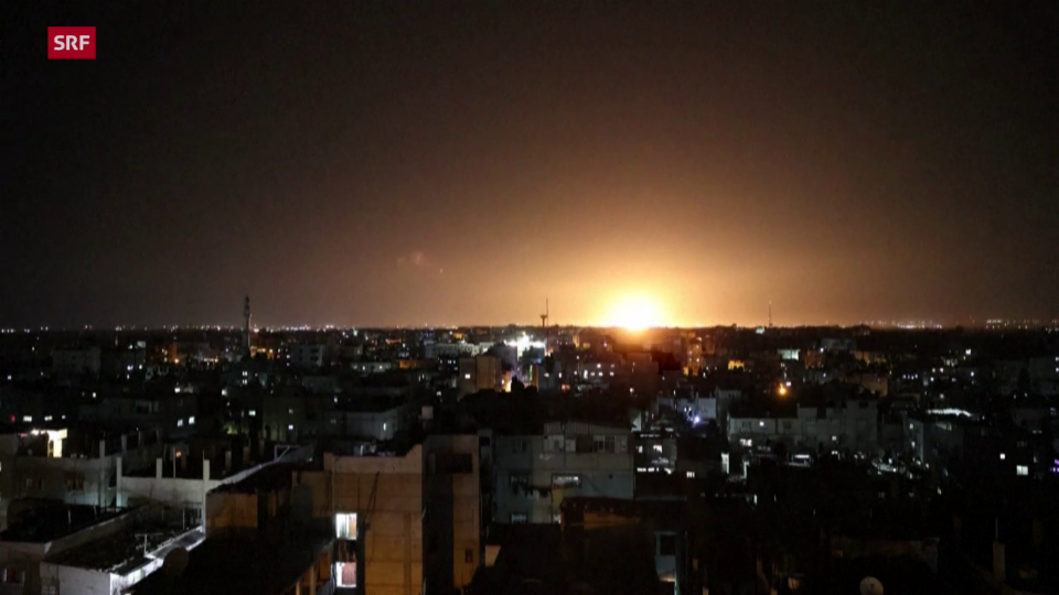 Archiv: Israel fliegt Luftangriffe auf Gaza
