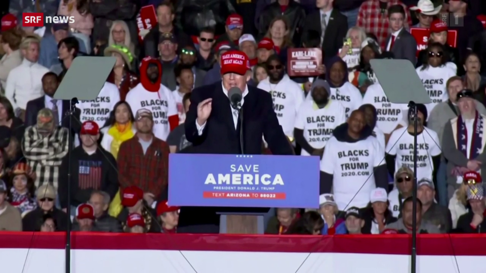 Trump spricht an Rally im Bundesstaat Arizona zu Supportern