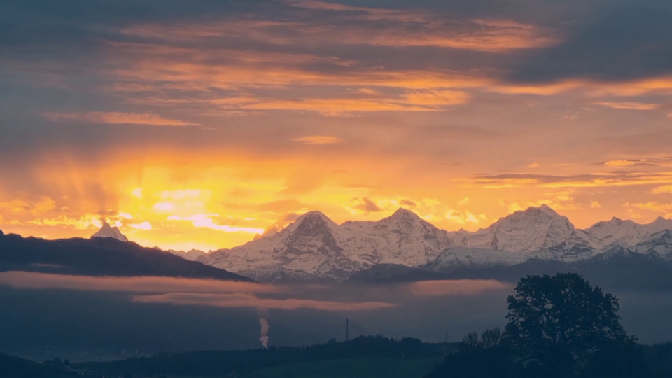 Sonnenstrahlen über den Berner Alpen, 15. November, Lukas Wyss
